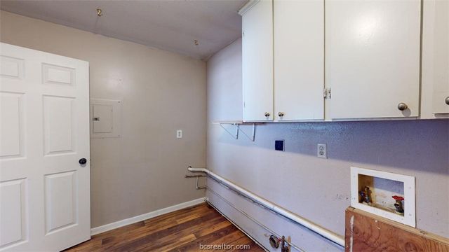 3004 Longleaf Drive, College Station, TX 77845