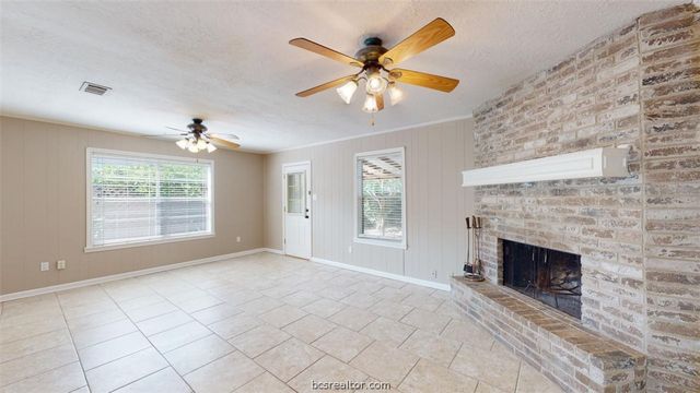 3004 Longleaf Drive, College Station, TX 77845