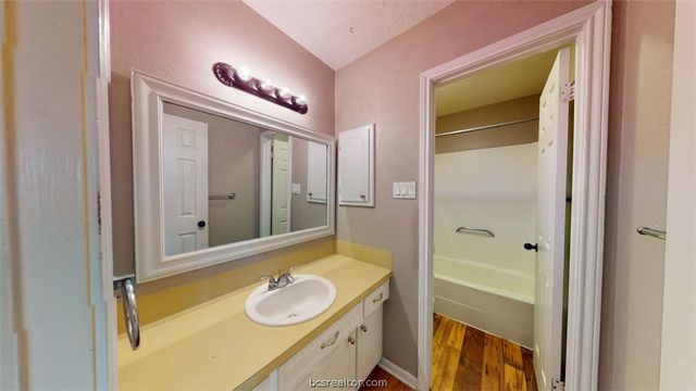 3004 Longleaf Drive, College Station, TX 77845