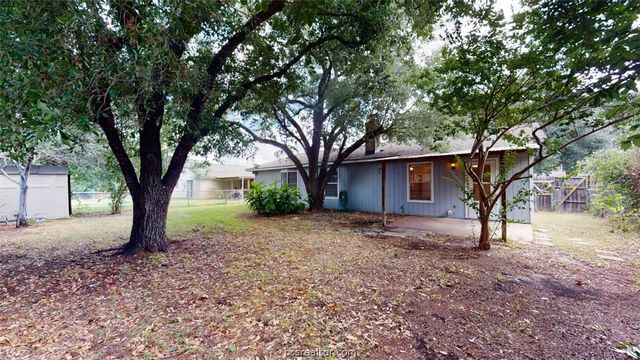 3004 Longleaf Drive, College Station, TX 77845