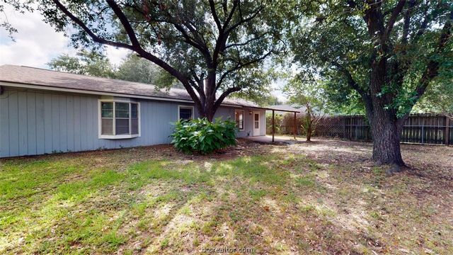 3004 Longleaf Drive, College Station, TX 77845