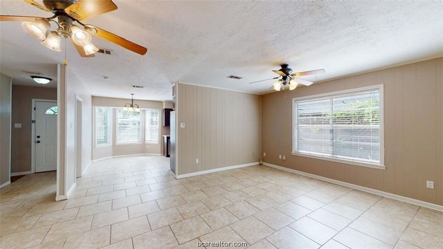 3004 Longleaf Drive, College Station, TX 77845