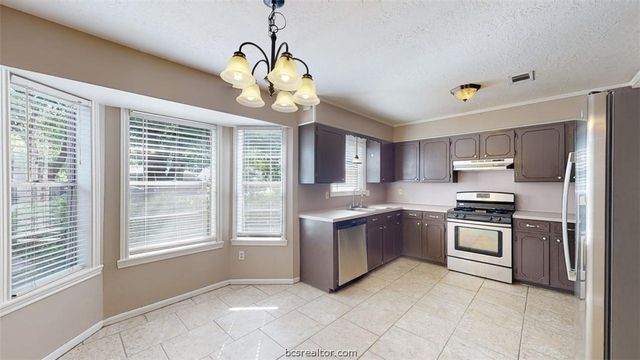 3004 Longleaf Drive, College Station, TX 77845