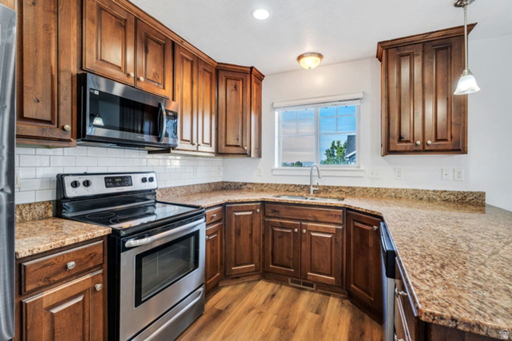 Image 7 of property listing at 1107 N INDEPENDENCE AVE, Provo, UT 84604