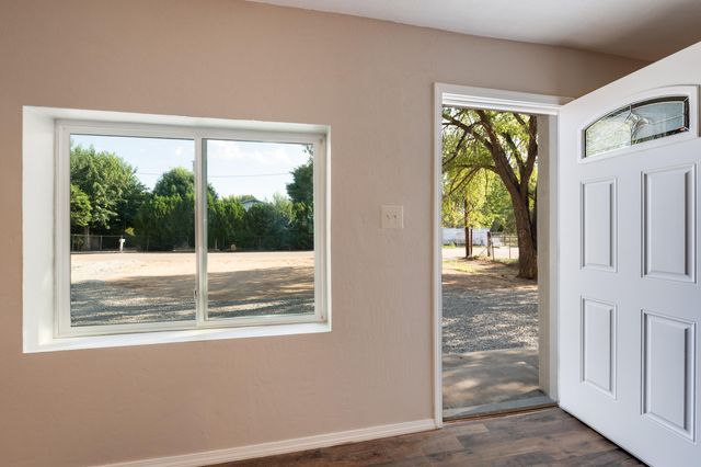 2008 Le Avenue SW, Albuquerque, NM 87105