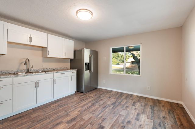 2008 Le Avenue SW, Albuquerque, NM 87105