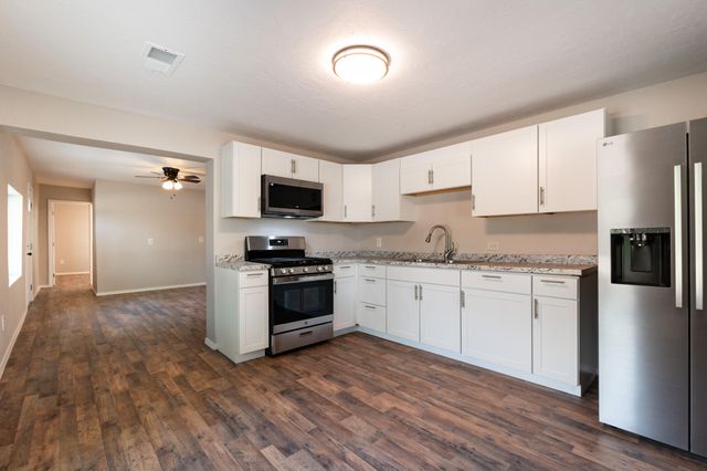 2008 Le Avenue SW, Albuquerque, NM 87105