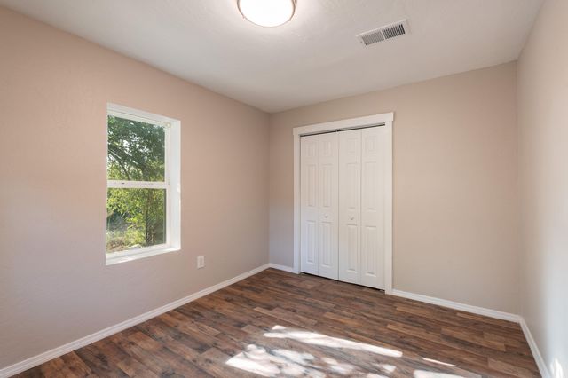 2008 Le Avenue SW, Albuquerque, NM 87105