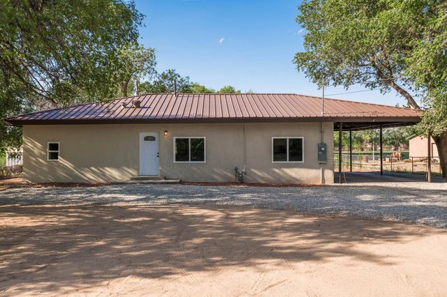 2008 Le Avenue SW, Albuquerque, NM 87105