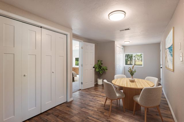2008 Le Avenue SW, Albuquerque, NM 87105