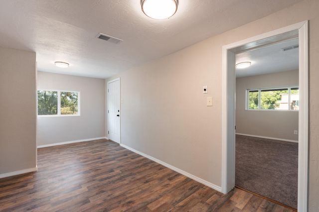 2008 Le Avenue SW, Albuquerque, NM 87105