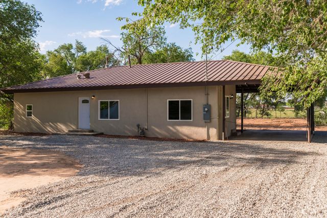 2008 Le Avenue SW, Albuquerque, NM 87105