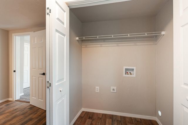 2008 Le Avenue SW, Albuquerque, NM 87105