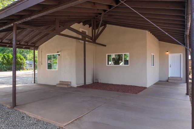 2008 Le Avenue SW, Albuquerque, NM 87105