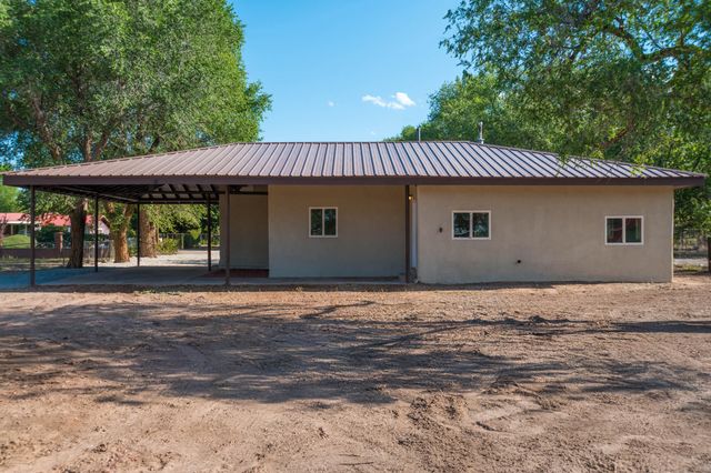 2008 Le Avenue SW, Albuquerque, NM 87105