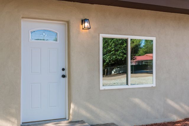 2008 Le Avenue SW, Albuquerque, NM 87105