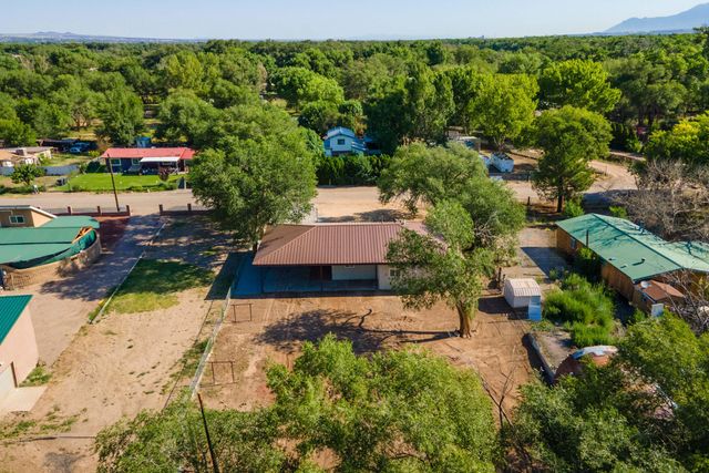 2008 Le Avenue SW, Albuquerque, NM 87105
