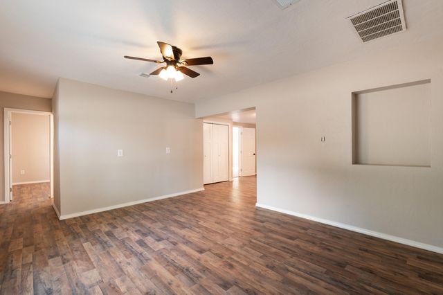2008 Le Avenue SW, Albuquerque, NM 87105