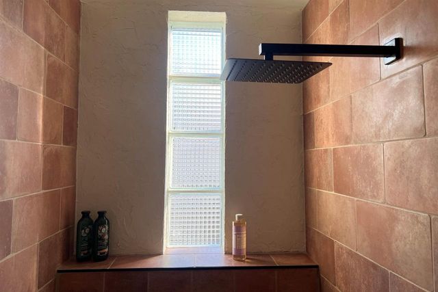 2720 Milwaukee Street, Madison, WI 53704