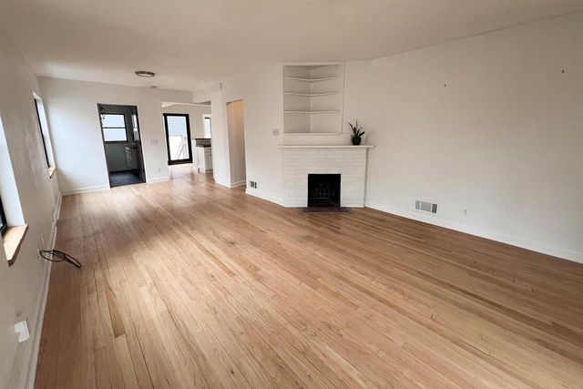 2720 Milwaukee Street, Madison, WI 53704