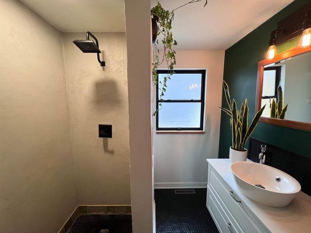 2720 Milwaukee Street, Madison, WI 53704