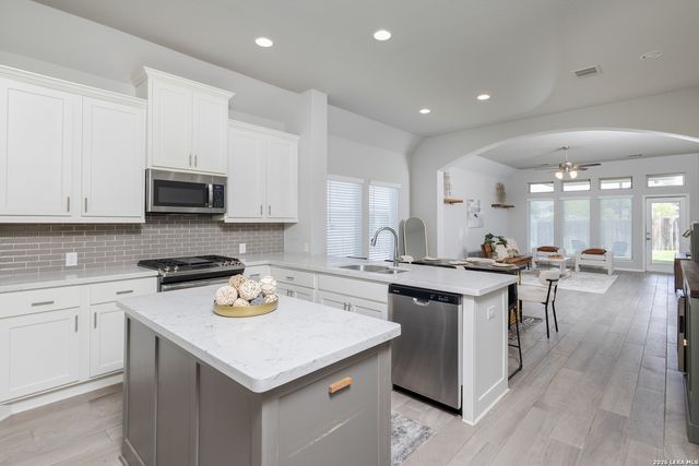 14703 Running Wolf, San Antonio, TX 78245