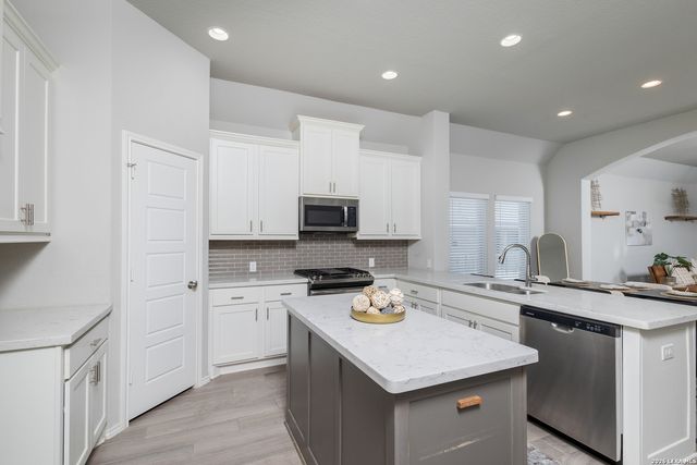 14703 Running Wolf, San Antonio, TX 78245