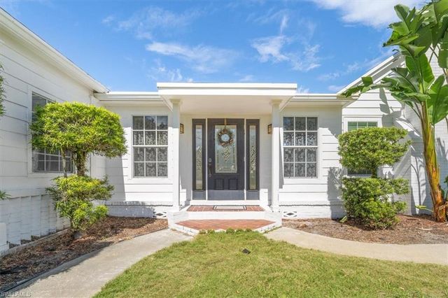 334 E Crescent DR, Clewiston, FL 33440