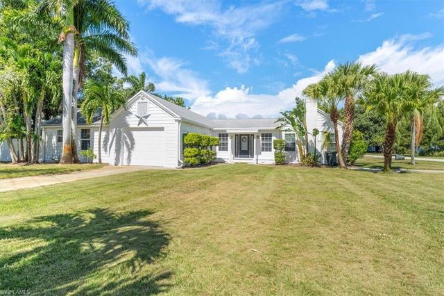 334 E Crescent DR, Clewiston, FL 33440