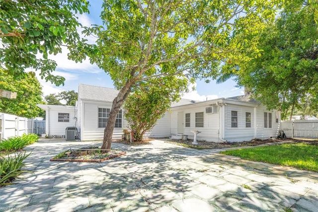 334 E Crescent DR, Clewiston, FL 33440