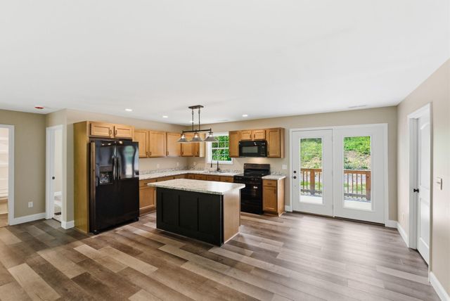 290 Walton Road, Irvine, KY 40336