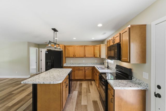 290 Walton Road, Irvine, KY 40336