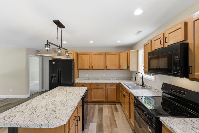 290 Walton Road, Irvine, KY 40336