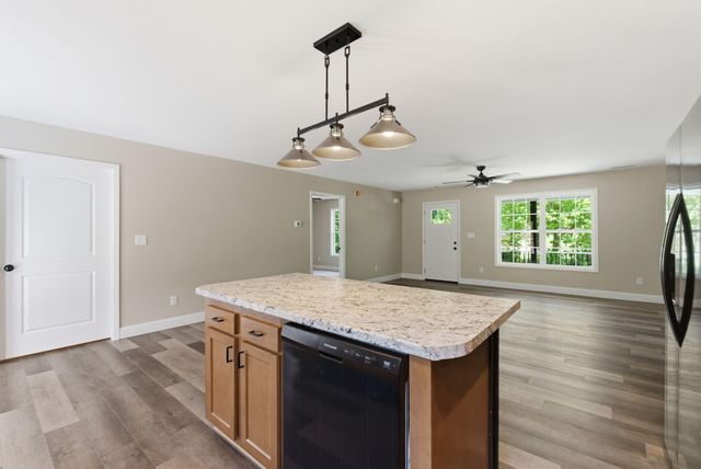 290 Walton Road, Irvine, KY 40336