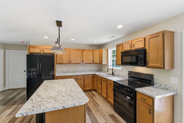 290 Walton Road, Irvine, KY 40336