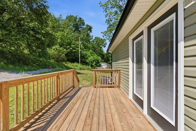 290 Walton Road, Irvine, KY 40336
