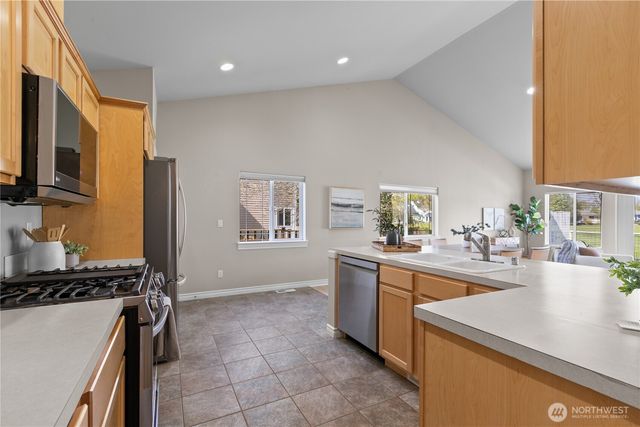 7954 W Golf Course Drive, Blaine, WA 98230