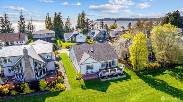7954 W Golf Course Drive, Blaine, WA 98230
