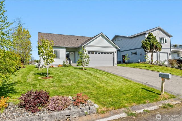 7954 W Golf Course Drive, Blaine, WA 98230