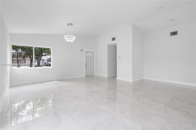 16345 SW 303rd St, Homestead, FL 33033