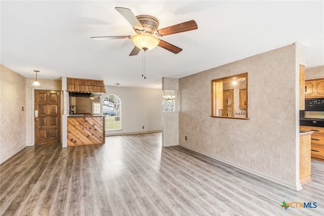 703 Tranquillo Dr, Victoria, TX 77905