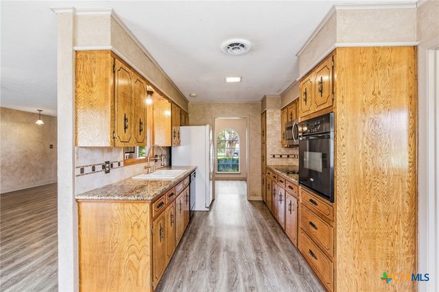 703 Tranquillo Dr, Victoria, TX 77905