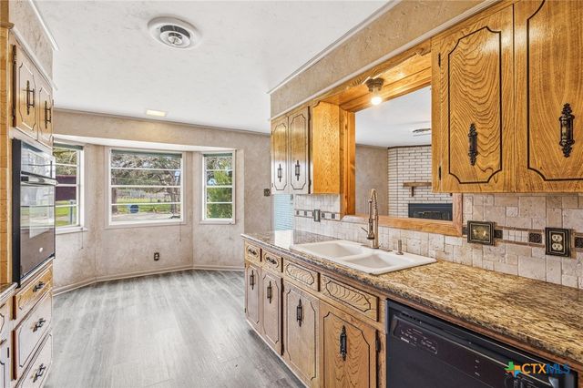 703 Tranquillo Dr, Victoria, TX 77905