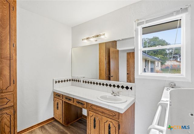 703 Tranquillo Dr, Victoria, TX 77905