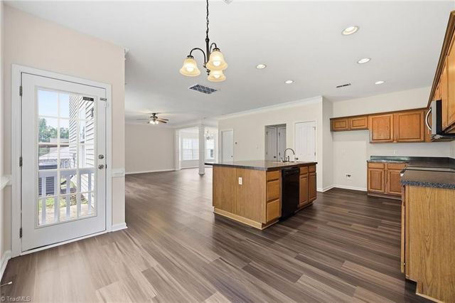 2211 Rindle Drive, High Point, NC 27262