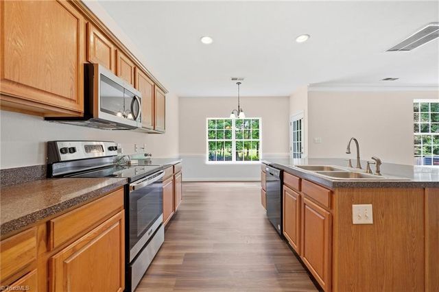 2211 Rindle Drive, High Point, NC 27262