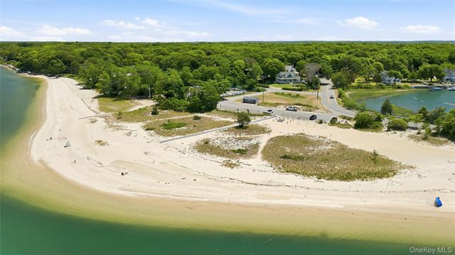 1195 Goose Creek Lane, Southold, NY 11971