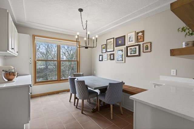 7319 Fawn Hill Road, Chanhassen, MN 55317