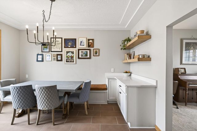 7319 Fawn Hill Road, Chanhassen, MN 55317