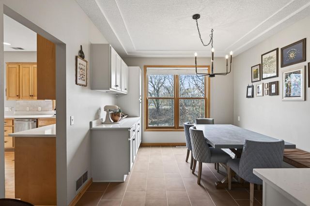 7319 Fawn Hill Road, Chanhassen, MN 55317